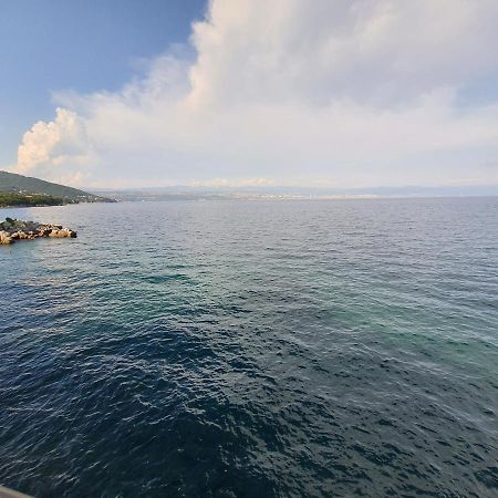 Family Apartment Center Opatija Ngoại thất bức ảnh