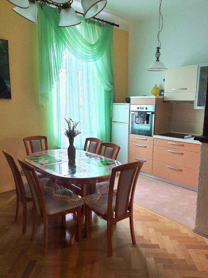 Family Apartment Center Opatija Ngoại thất bức ảnh