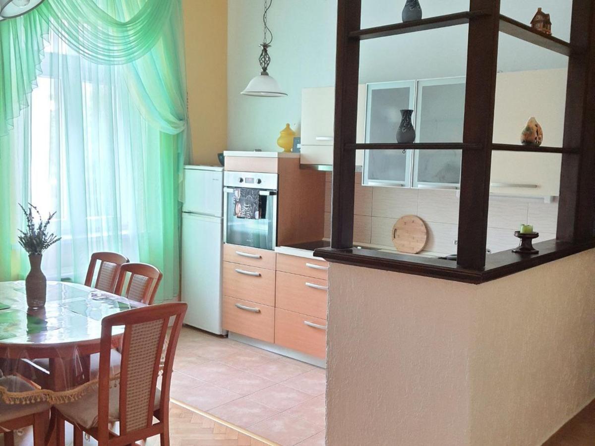 Family Apartment Center Opatija Ngoại thất bức ảnh