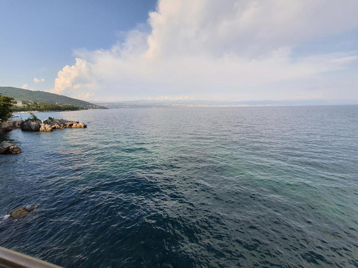Family Apartment Center Opatija Ngoại thất bức ảnh